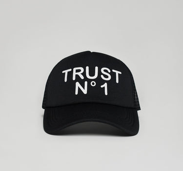 Trust No1 Print Trucker Hat - Black