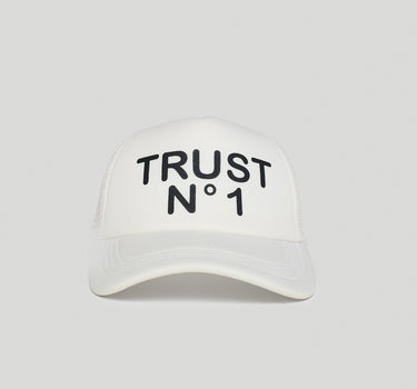 Trust No1 Print Trucker Hat - White