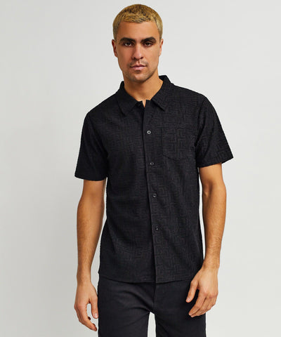 Towel Short Sleeve Embossed Pattern Button Down Shirt - Black